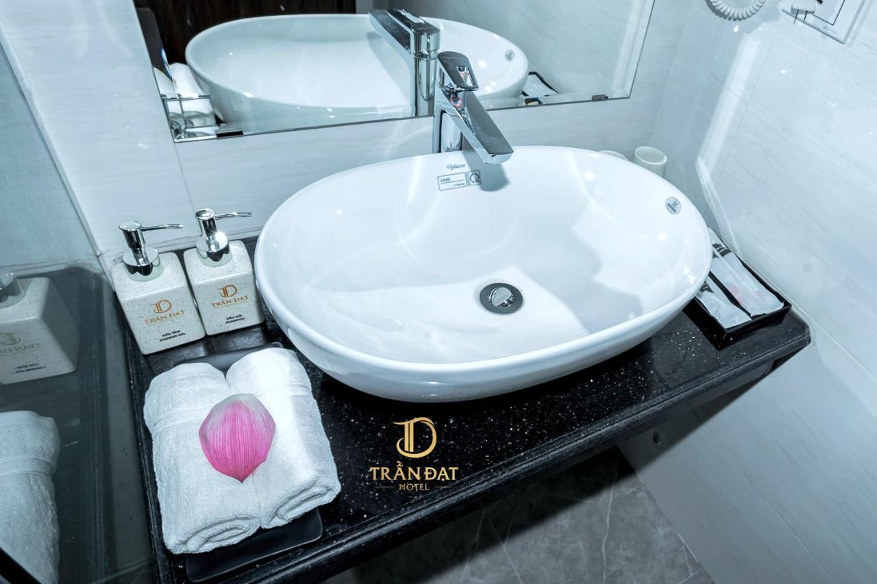 Tran Dat Hotel Ha Long Zewnętrze zdjęcie